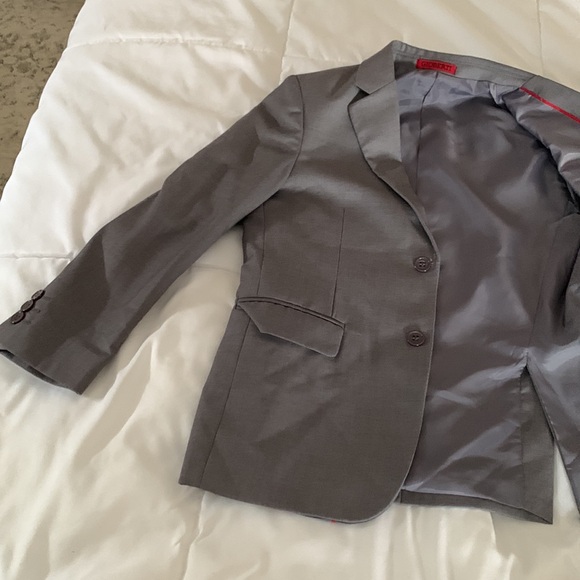 Youth boys Gilberti 3 piece gray suit. Size 8. Excellent condition. - Picture 3 of 8
